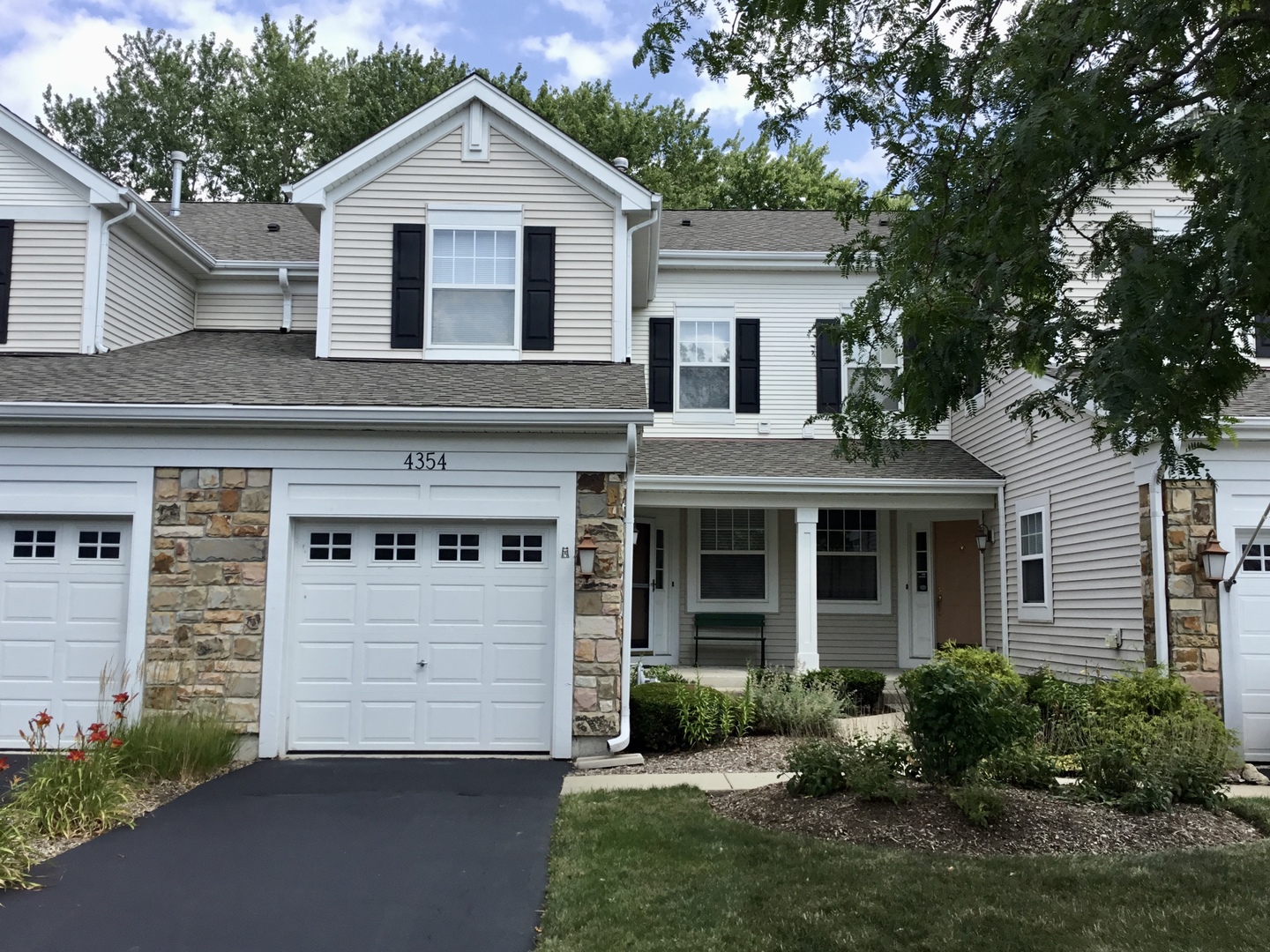 4354 Shooting Star Drive, Island Lake, IL 60042