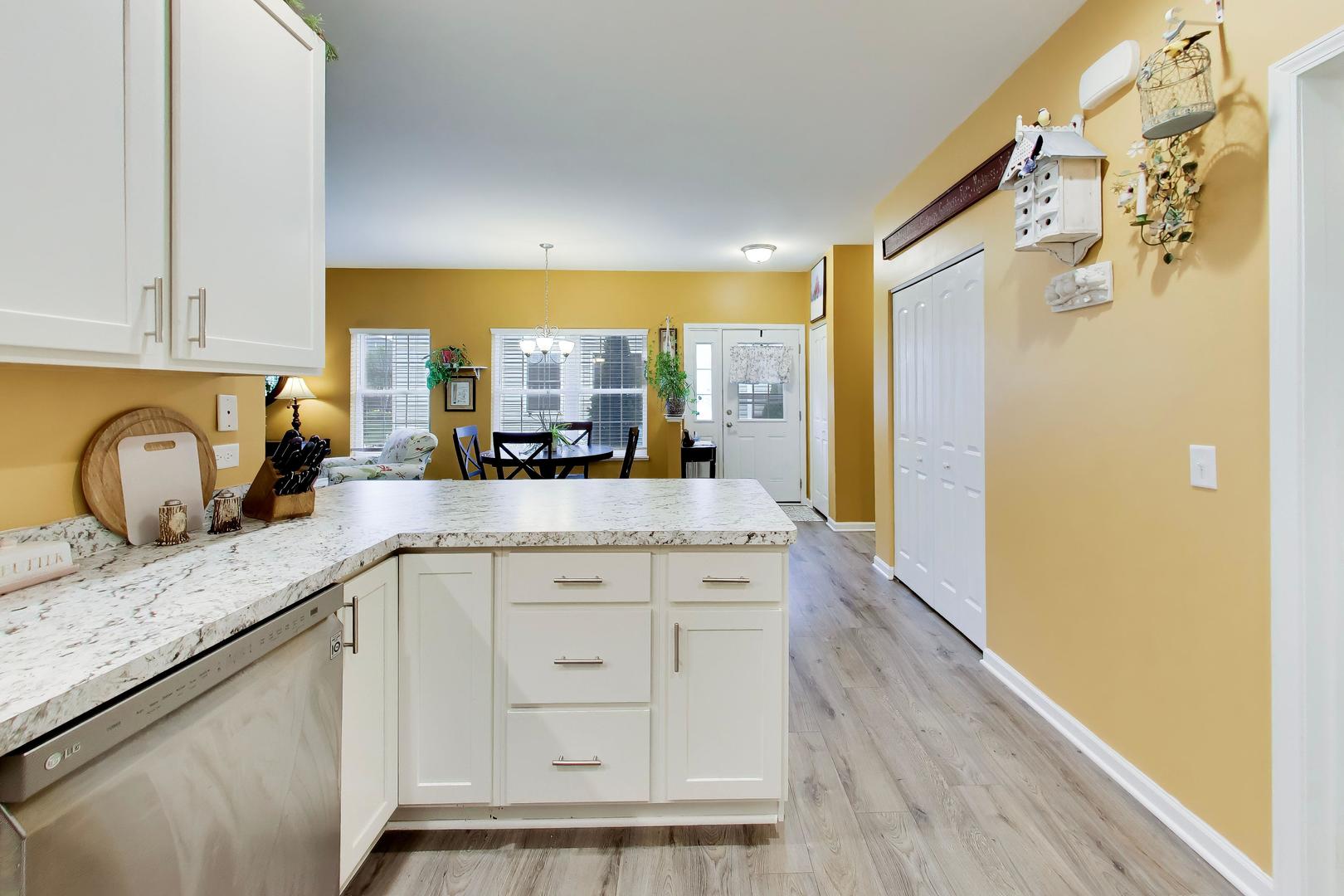 927 Camden Street #B, McHenry, IL 60050