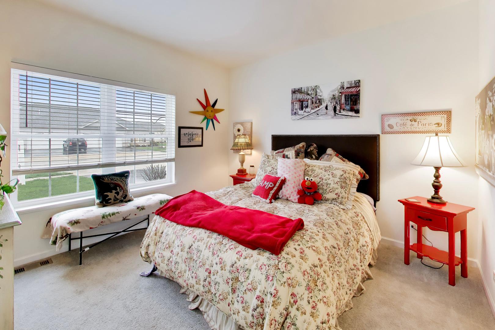 927 Camden Street #B, McHenry, IL 60050