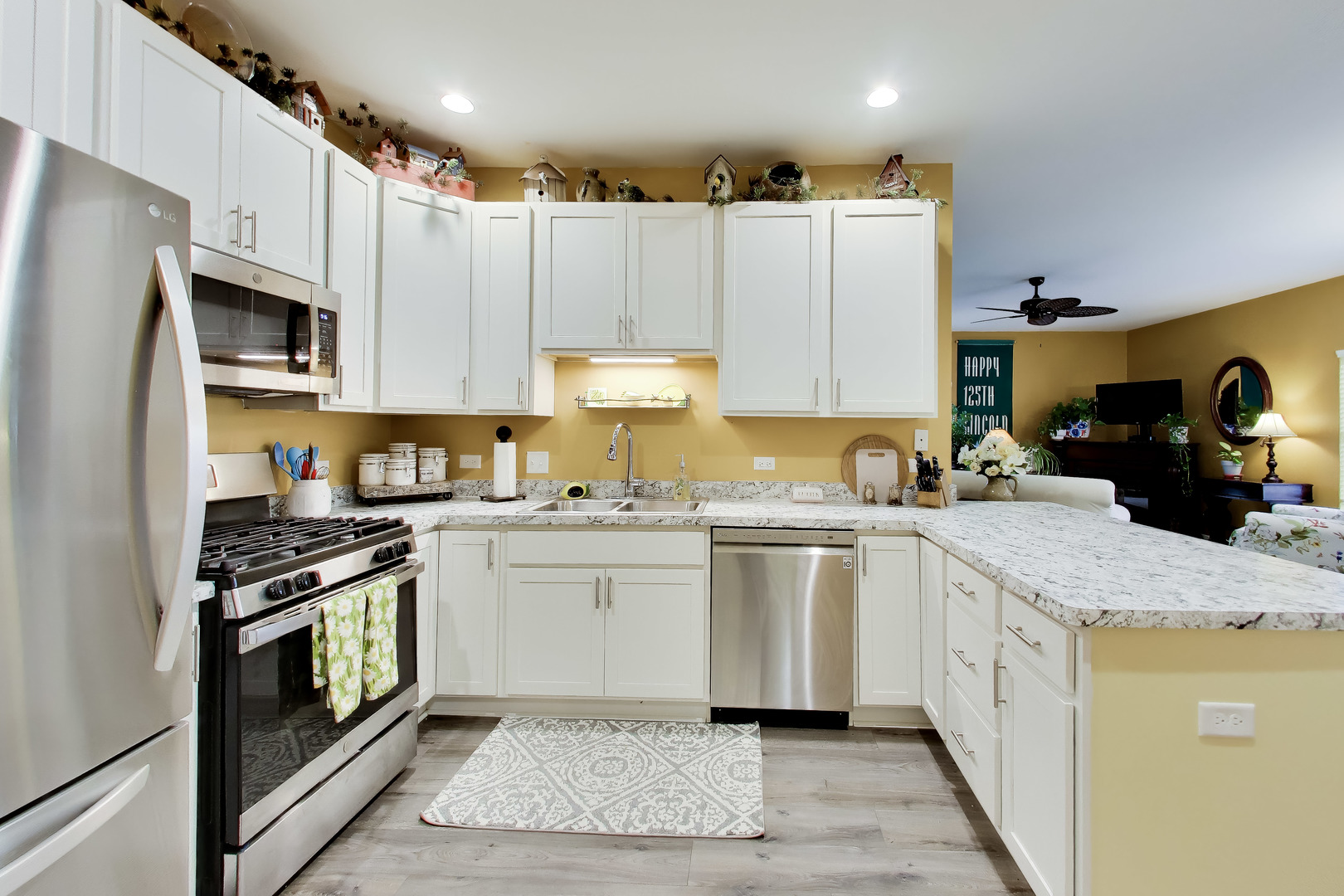 927 Camden Street #B, McHenry, IL 60050