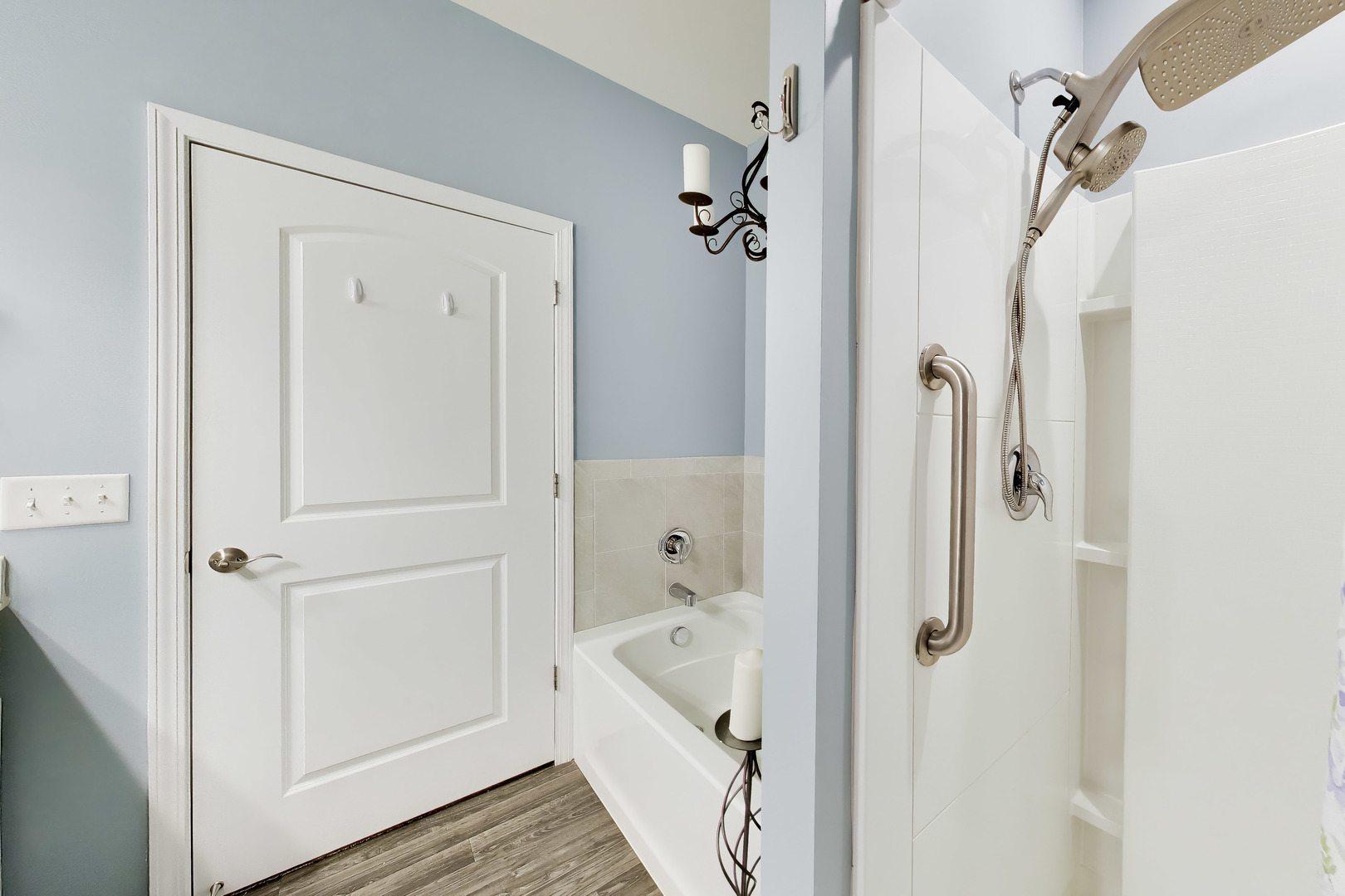 927 Camden Street #B, McHenry, IL 60050