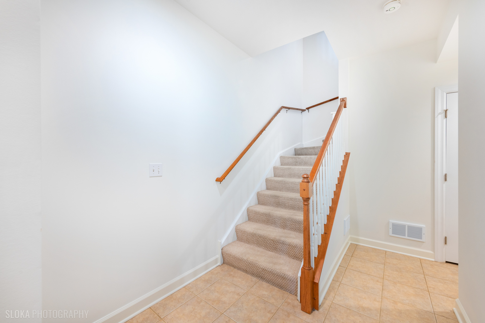 147 River Walk Court, Elgin, IL 60120
