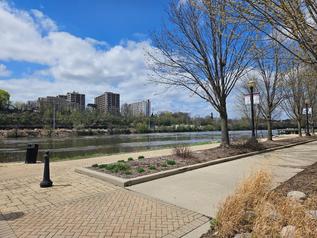 147 River Walk Court, Elgin, IL 60120
