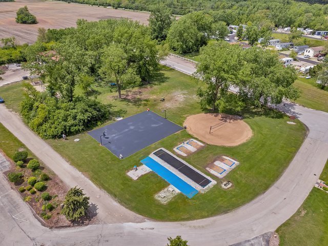 250 FOSSIL POINT Court, Wilmington, IL 60481