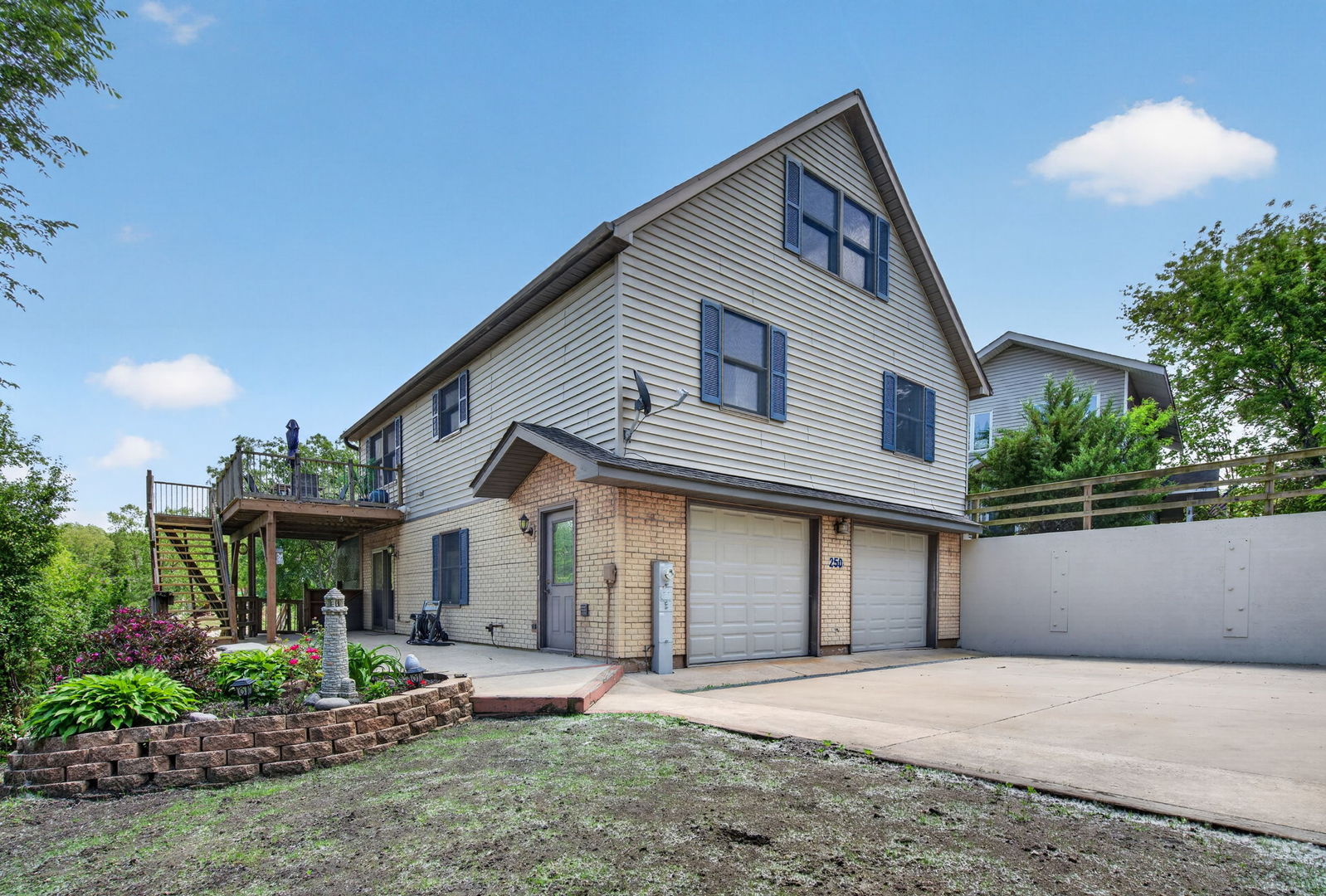 250 FOSSIL POINT Court, Wilmington, IL 60481