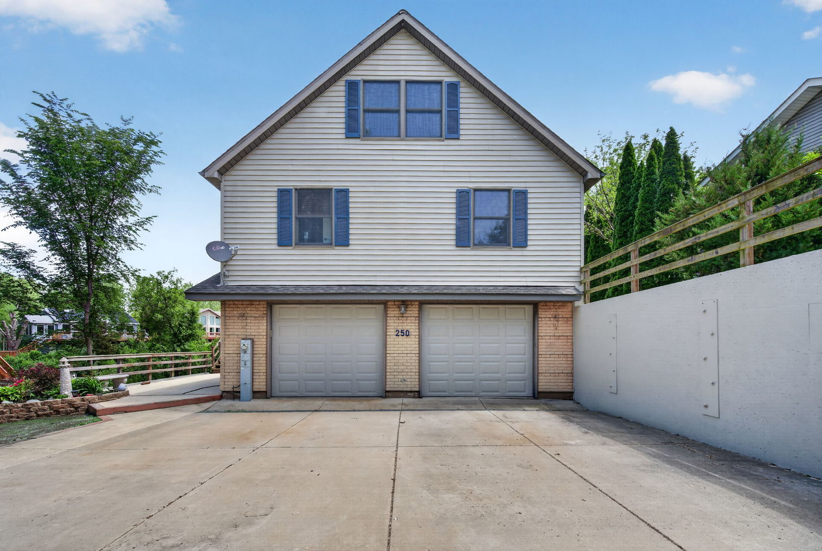 250 FOSSIL POINT Court, Wilmington, IL 60481