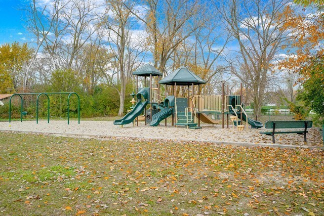 250 FOSSIL POINT Court, Wilmington, IL 60481