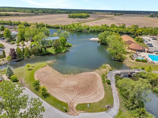 250 FOSSIL POINT Court, Wilmington, IL 60481