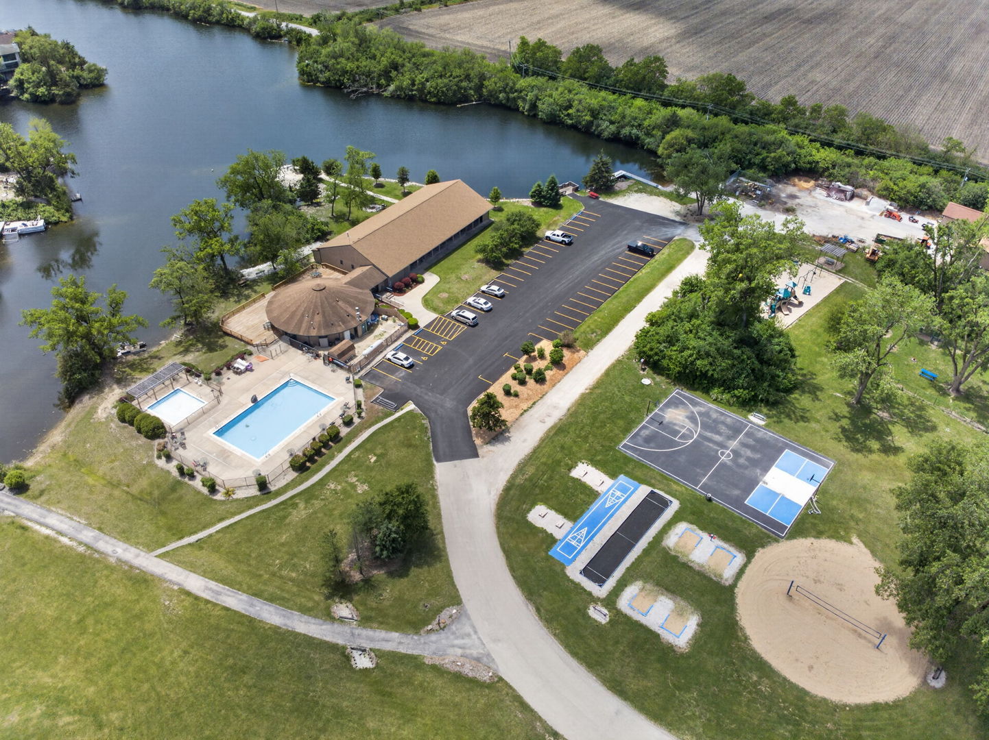 250 FOSSIL POINT Court, Wilmington, IL 60481