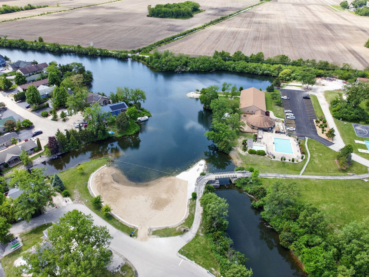 250 FOSSIL POINT Court, Wilmington, IL 60481