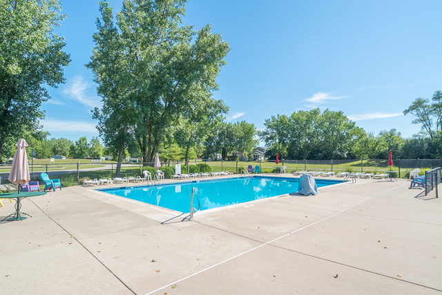 250 FOSSIL POINT Court, Wilmington, IL 60481