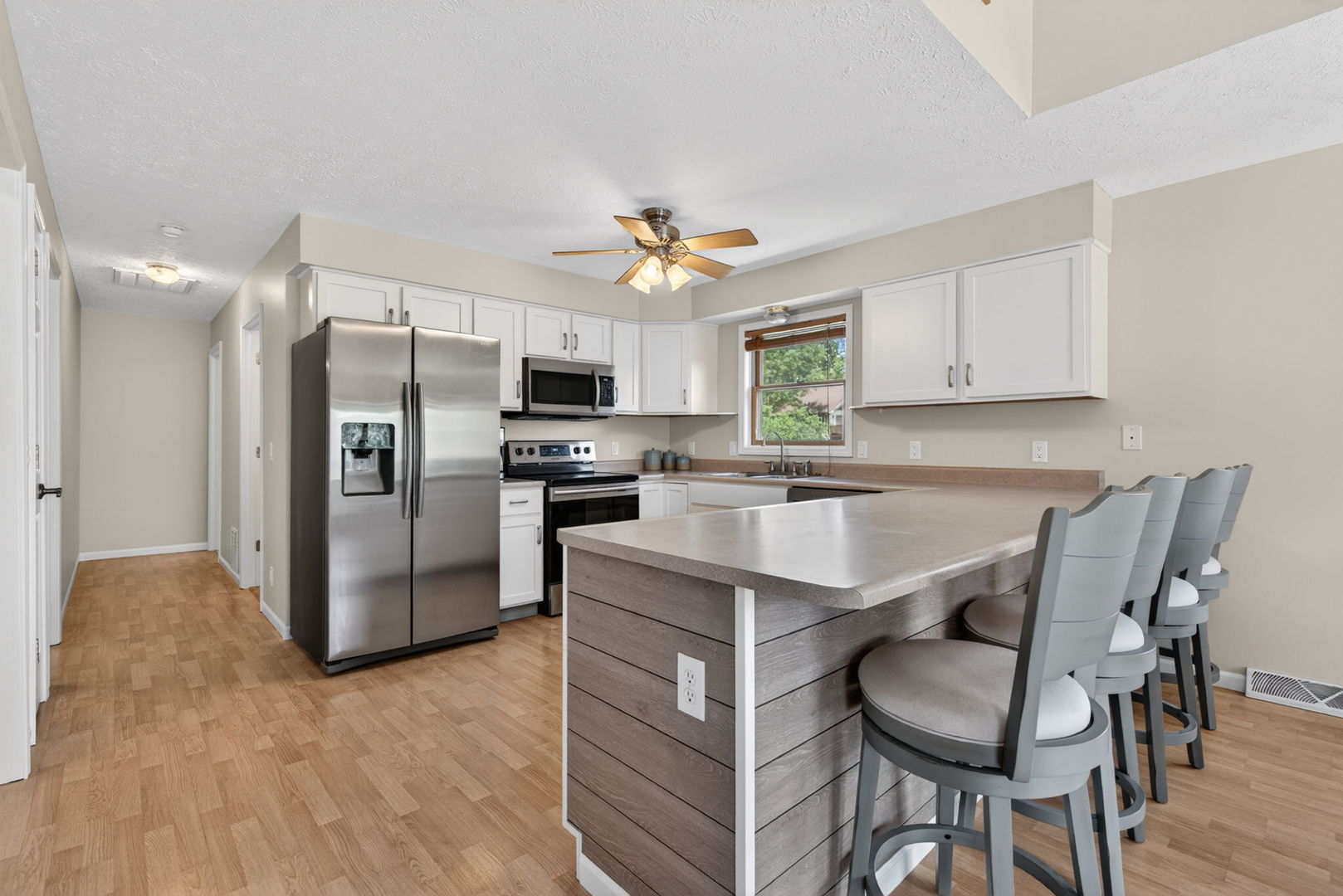 250 FOSSIL POINT Court, Wilmington, IL 60481