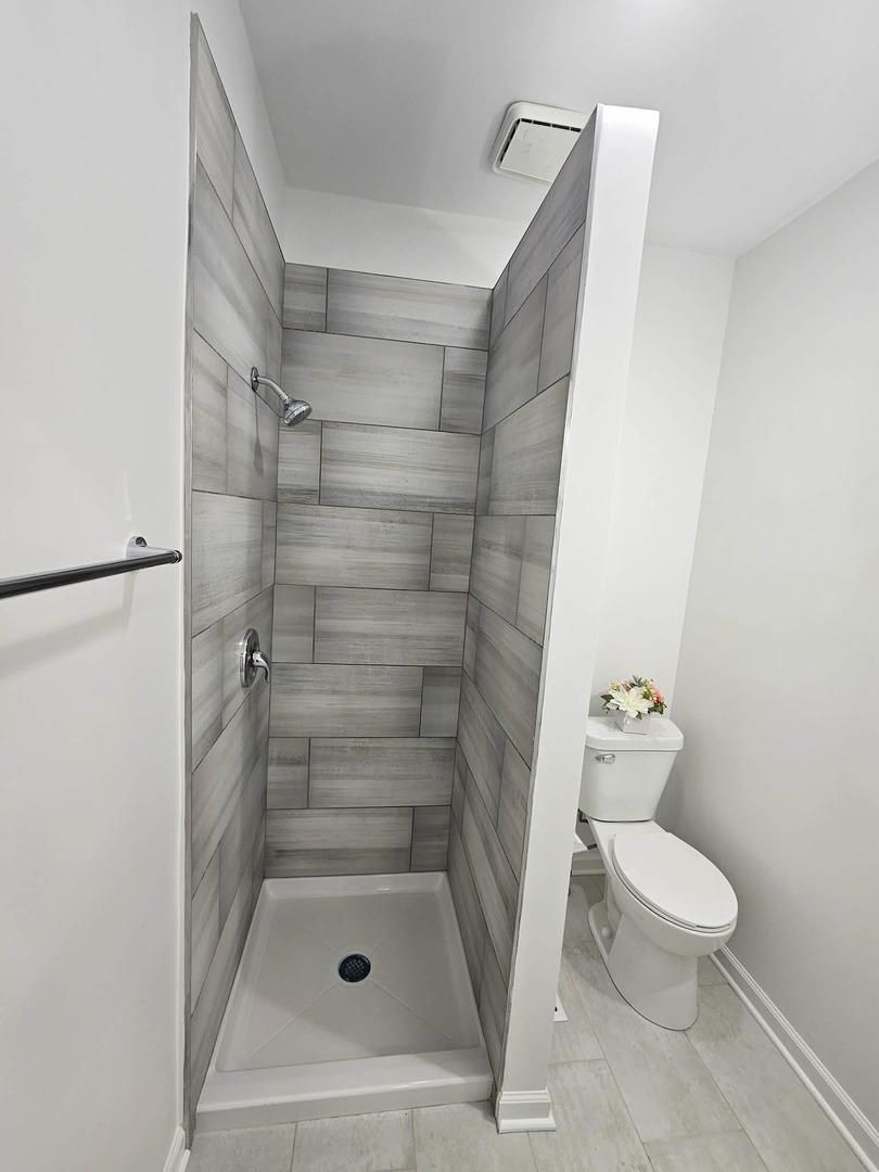 523 S McAlister Avenue, Waukegan, IL 60085