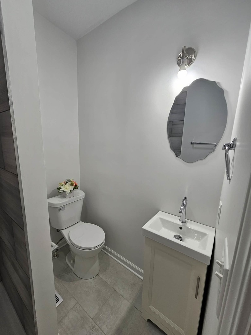 523 S McAlister Avenue, Waukegan, IL 60085