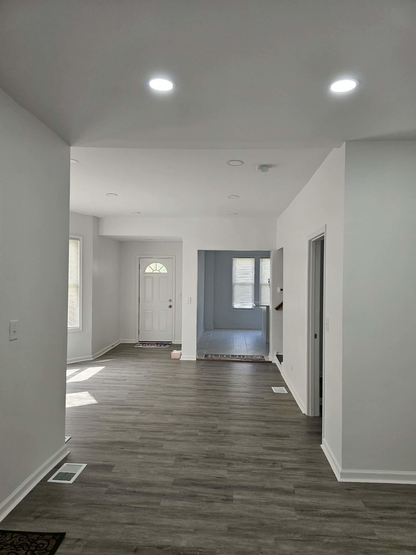 523 S McAlister Avenue, Waukegan, IL 60085