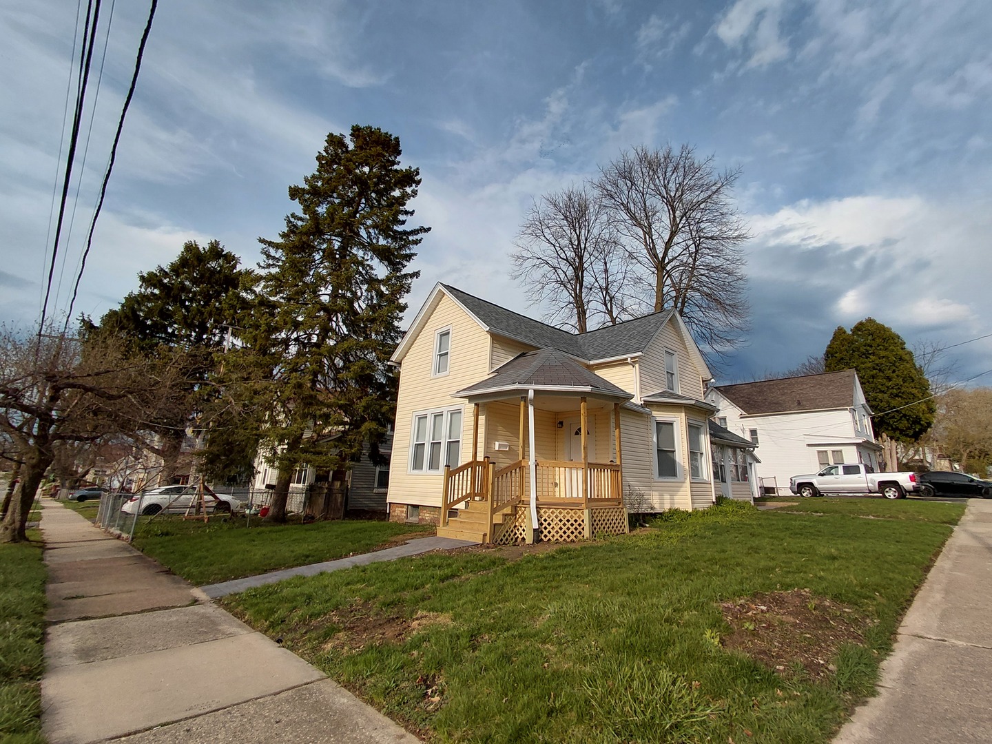 523 S McAlister Avenue, Waukegan, IL 60085