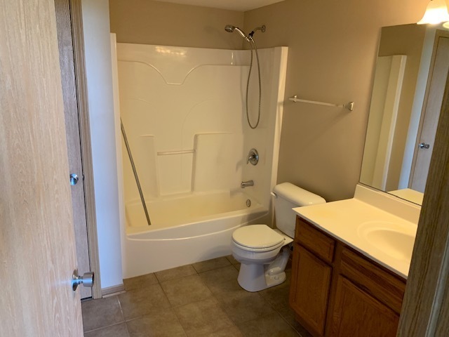 9800 Liberty Circle #2E, Orland Park, IL 60467