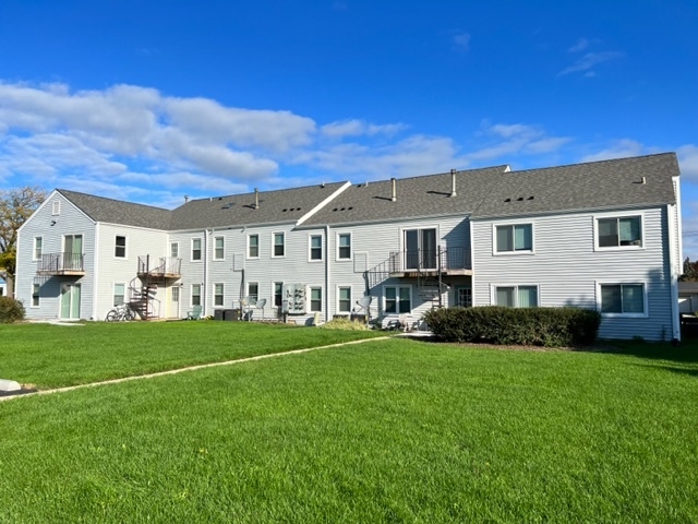 2019 Oak Street #C, St. Charles, IL 60174