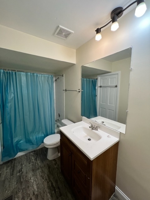 2019 Oak Street #C, St. Charles, IL 60174