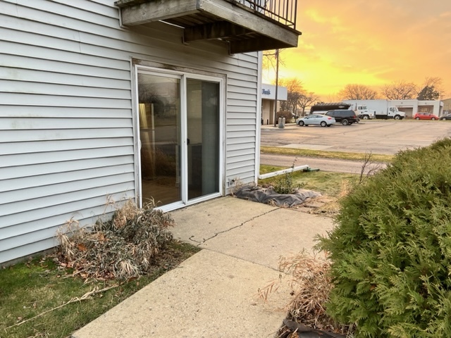 2019 Oak Street #C, St. Charles, IL 60174