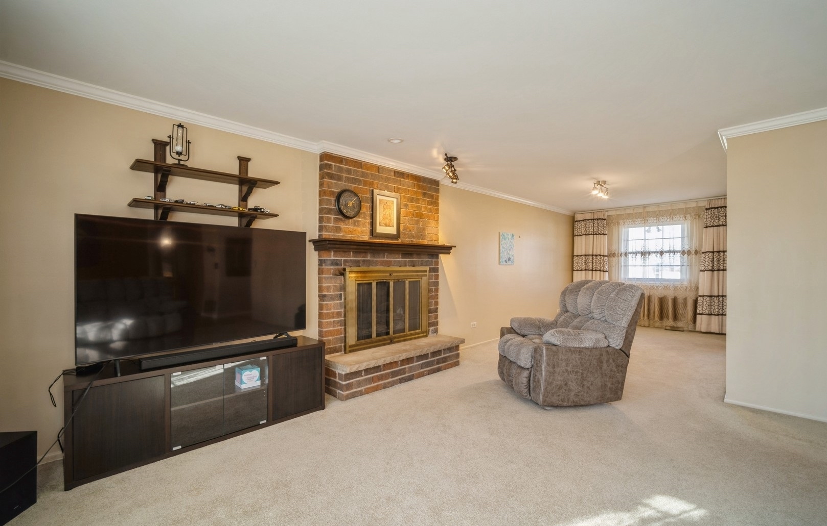 516 Janine Lane, Schaumburg, IL 60193