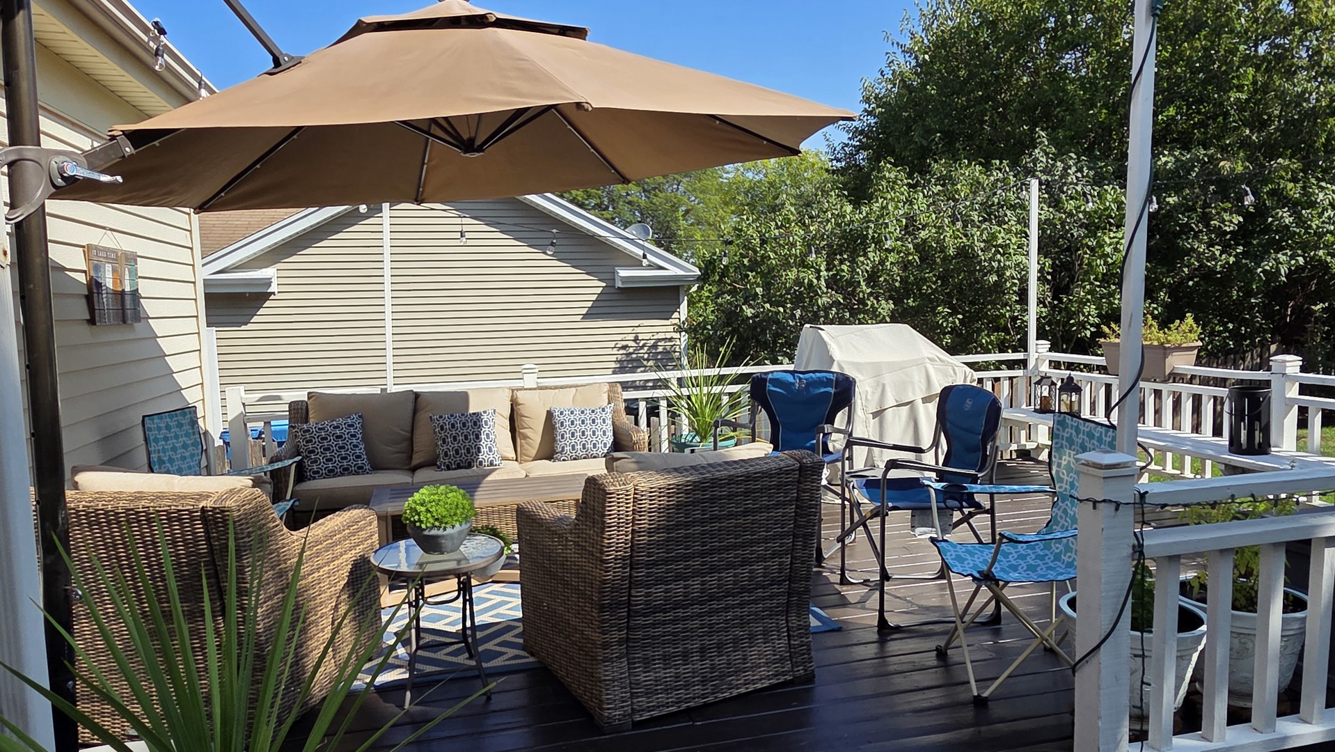 320 ESSEX Court, Aurora, IL 60504