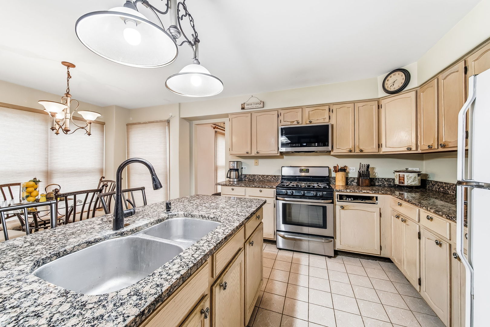 275 Farmhill Drive, Algonquin, IL 60102