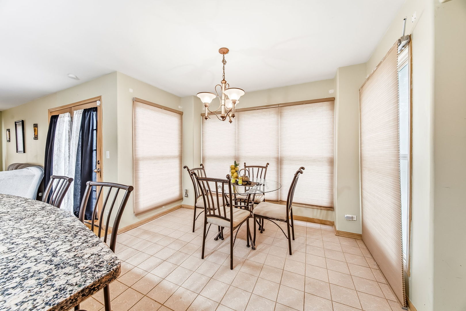 275 Farmhill Drive, Algonquin, IL 60102