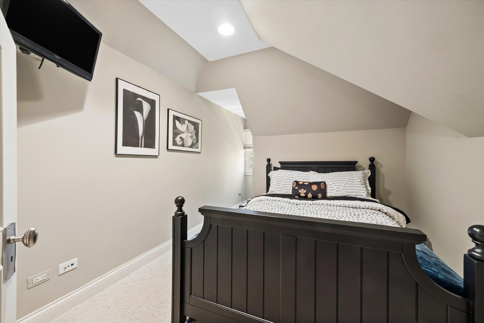 11 S Adams Street, Hinsdale, IL 60521