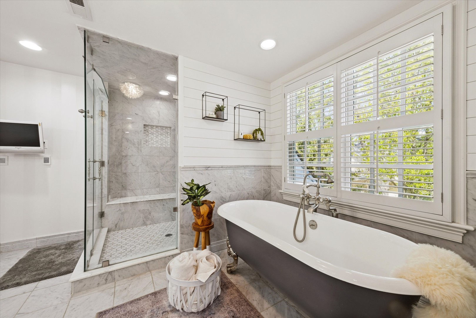 11 S Adams Street, Hinsdale, IL 60521