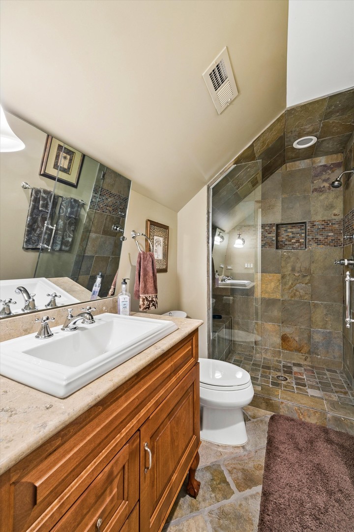 11 S Adams Street, Hinsdale, IL 60521