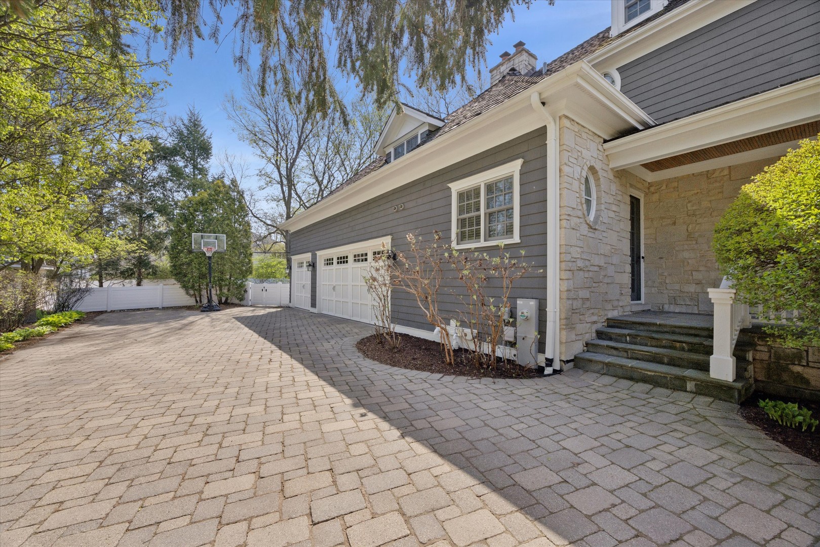 11 S Adams Street, Hinsdale, IL 60521