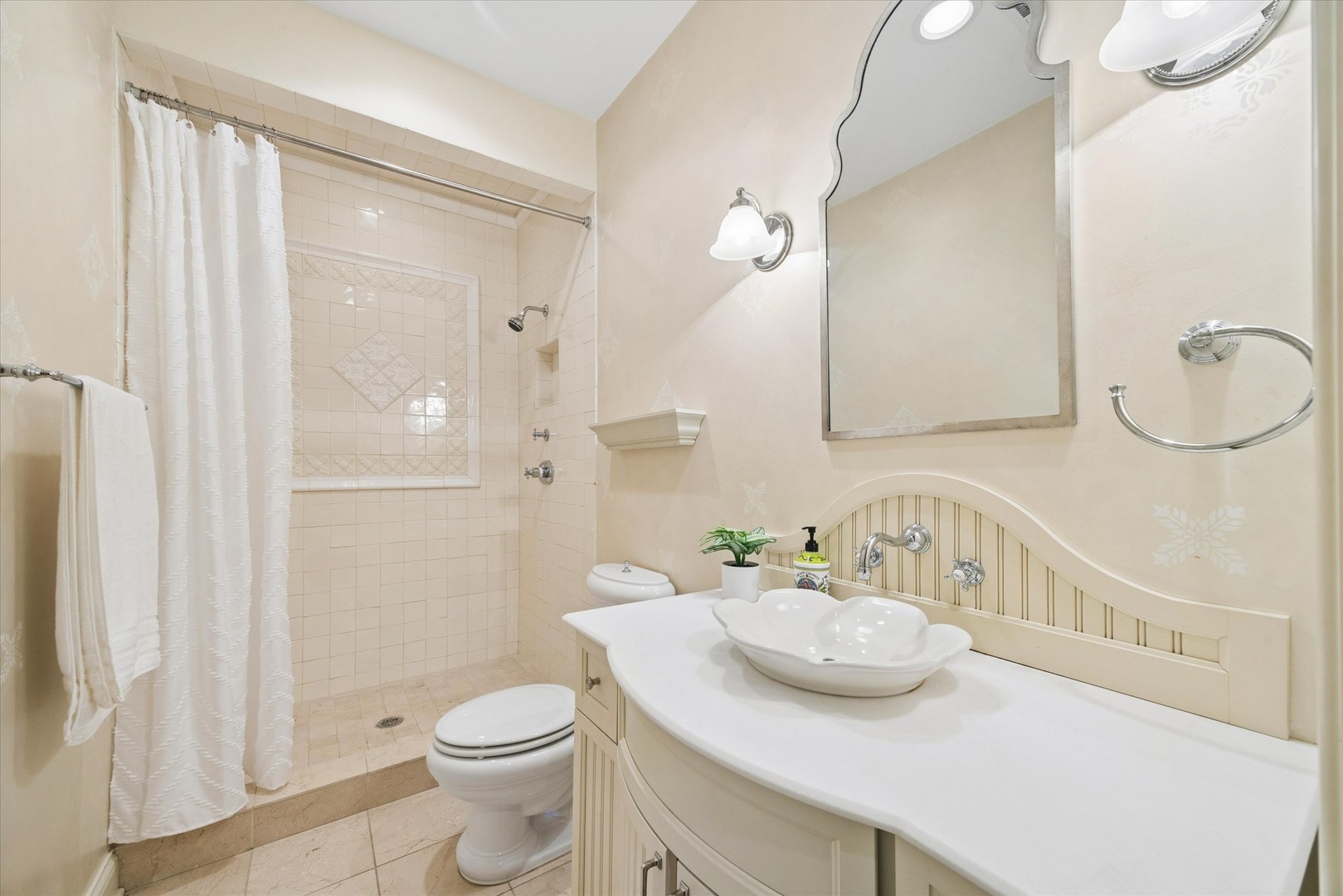 11 S Adams Street, Hinsdale, IL 60521