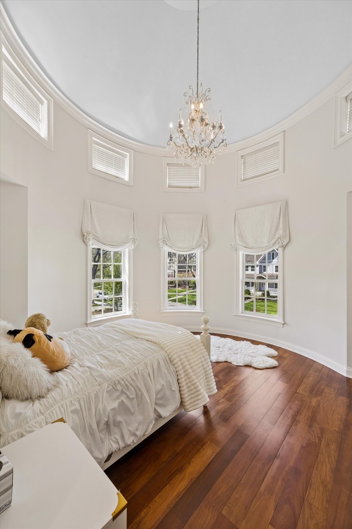 11 S Adams Street, Hinsdale, IL 60521