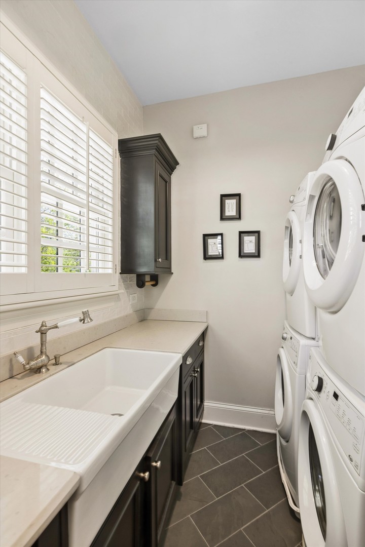 11 S Adams Street, Hinsdale, IL 60521