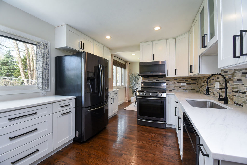 1112 N Old Bridge Road, Palatine, IL 60067