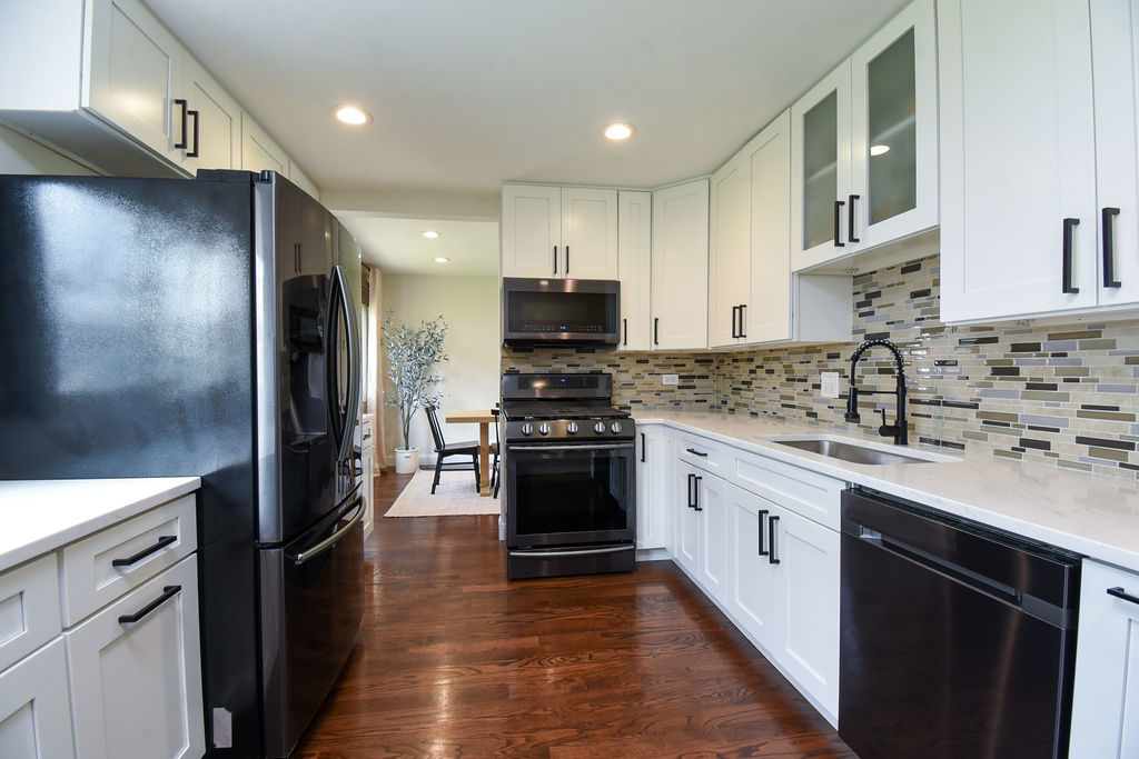 1112 N Old Bridge Road, Palatine, IL 60067