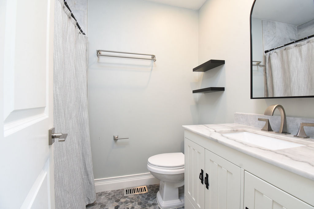 1112 N Old Bridge Road, Palatine, IL 60067