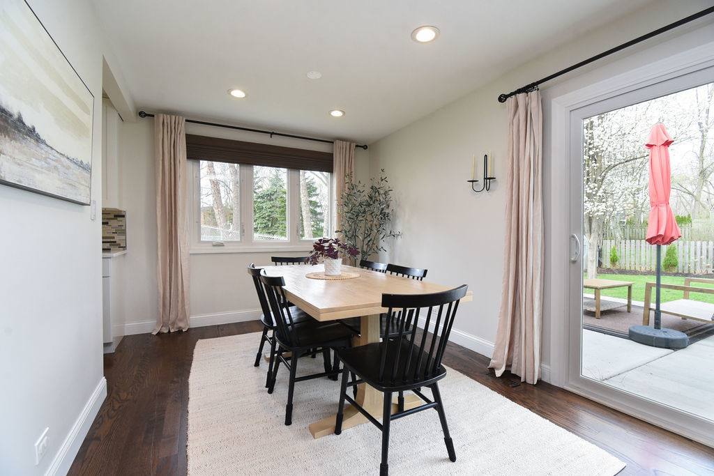 1112 N Old Bridge Road, Palatine, IL 60067