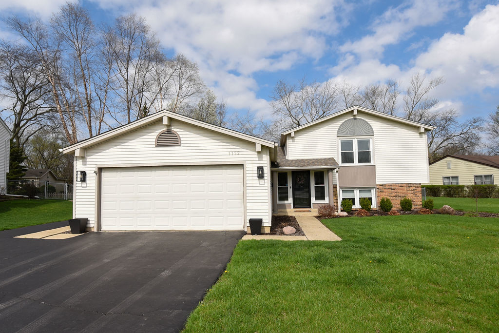 1112 N Old Bridge Road, Palatine, IL 60067