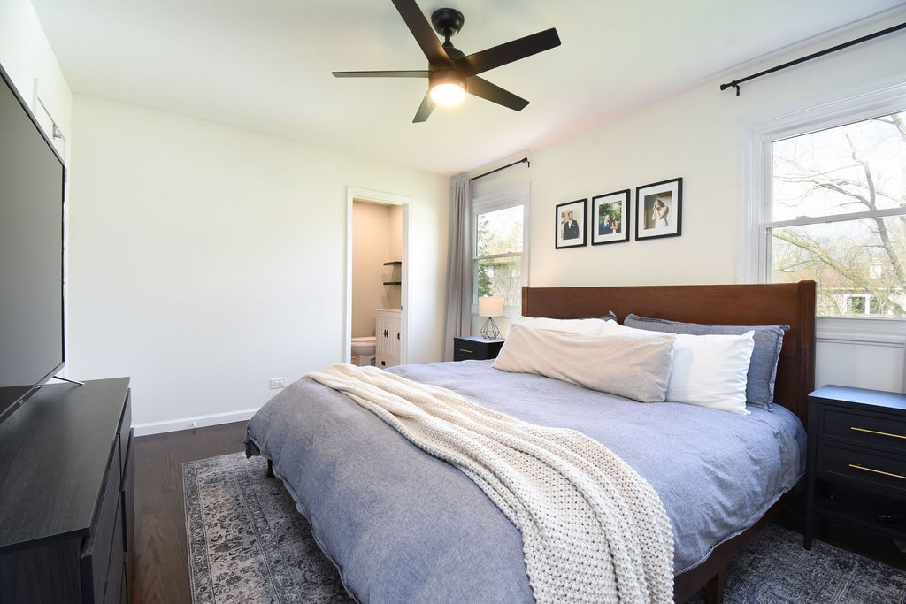 1112 N Old Bridge Road, Palatine, IL 60067