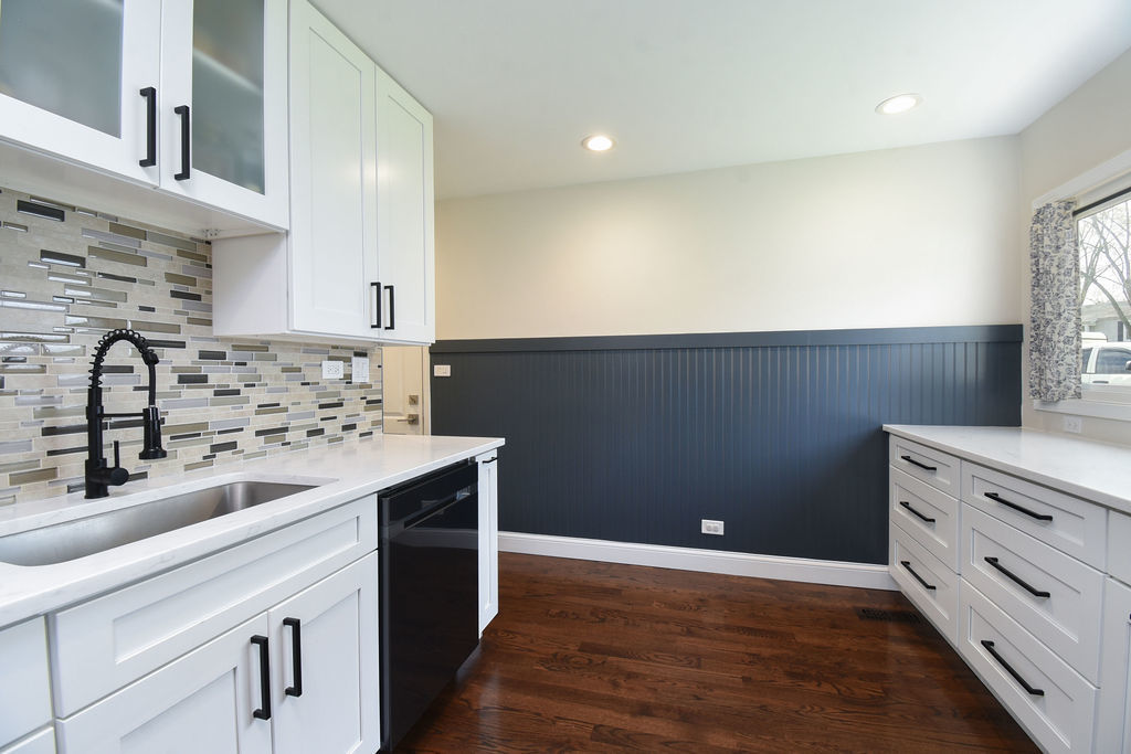 1112 N Old Bridge Road, Palatine, IL 60067