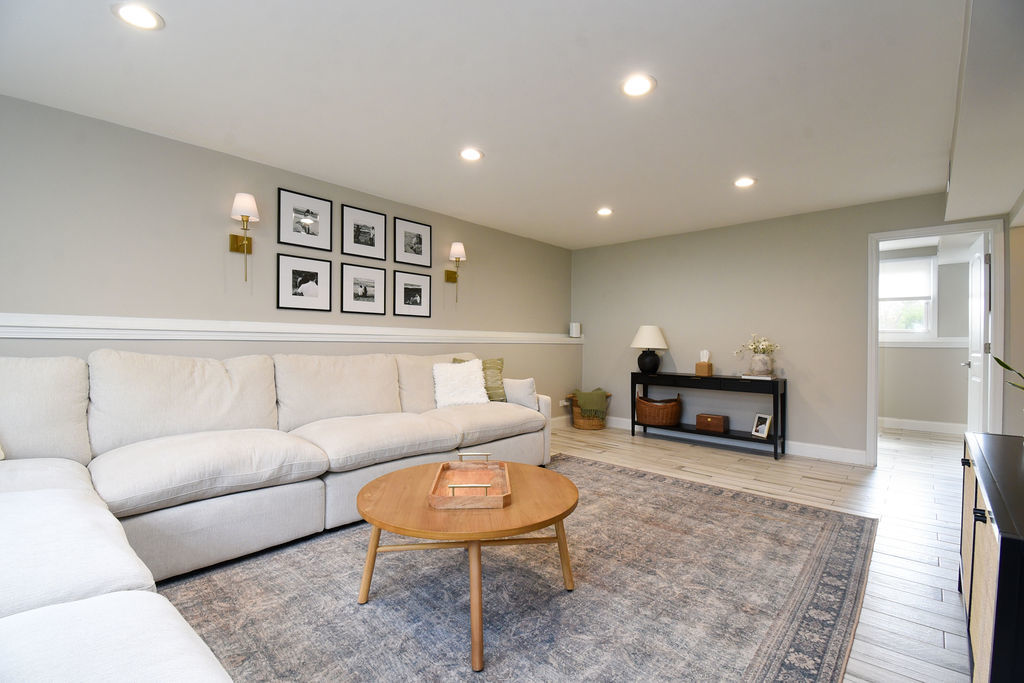 1112 N Old Bridge Road, Palatine, IL 60067