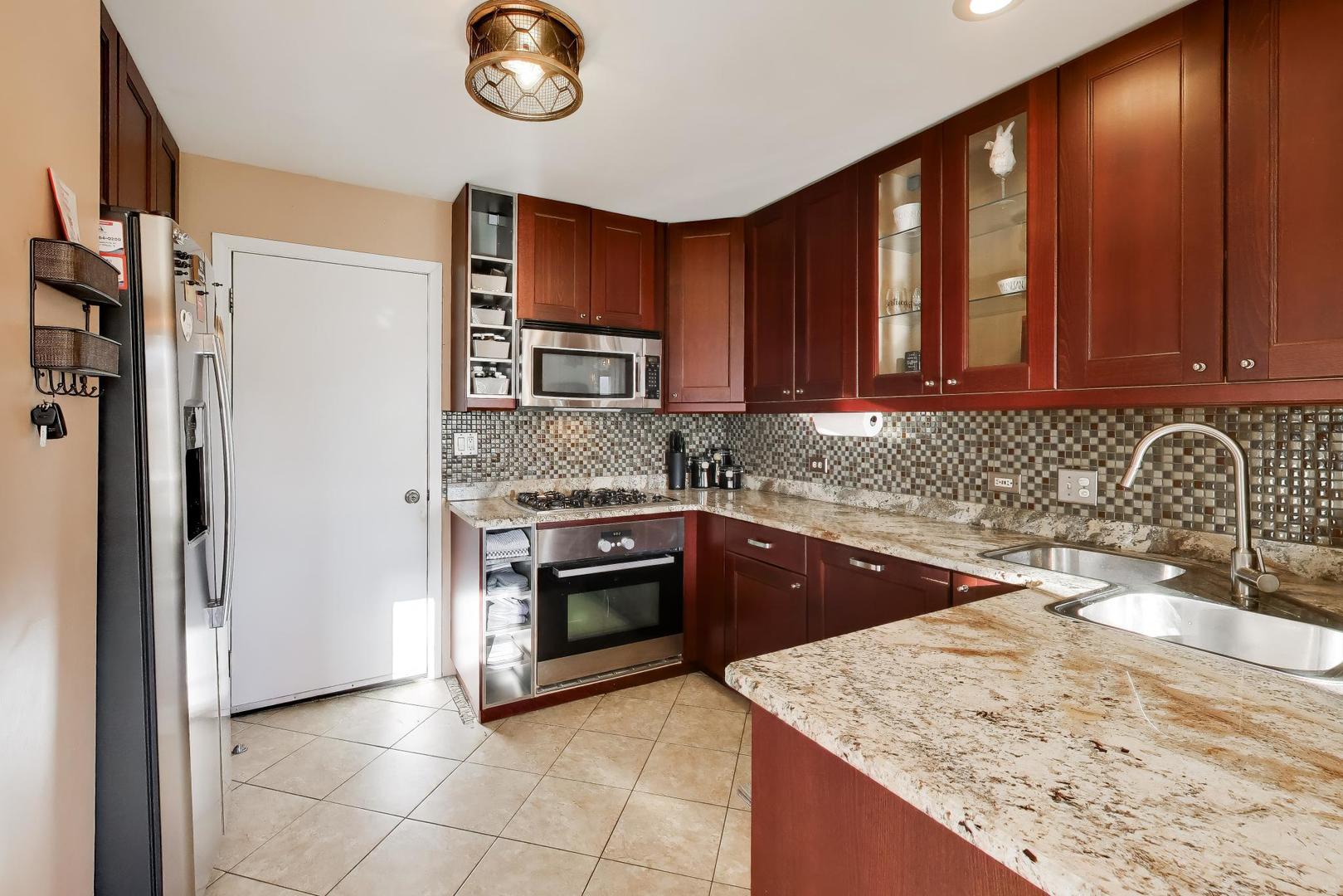 1422 Welland Court #1422, Roselle, IL 60172