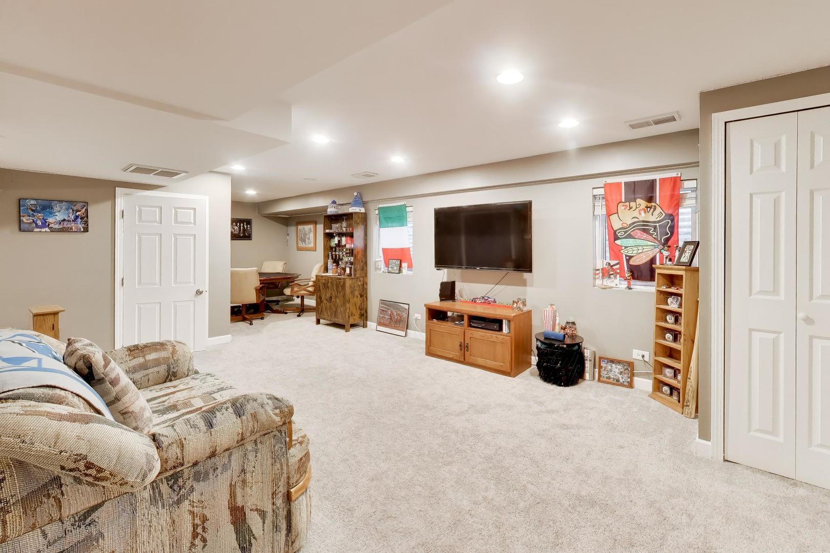 1422 Welland Court #1422, Roselle, IL 60172