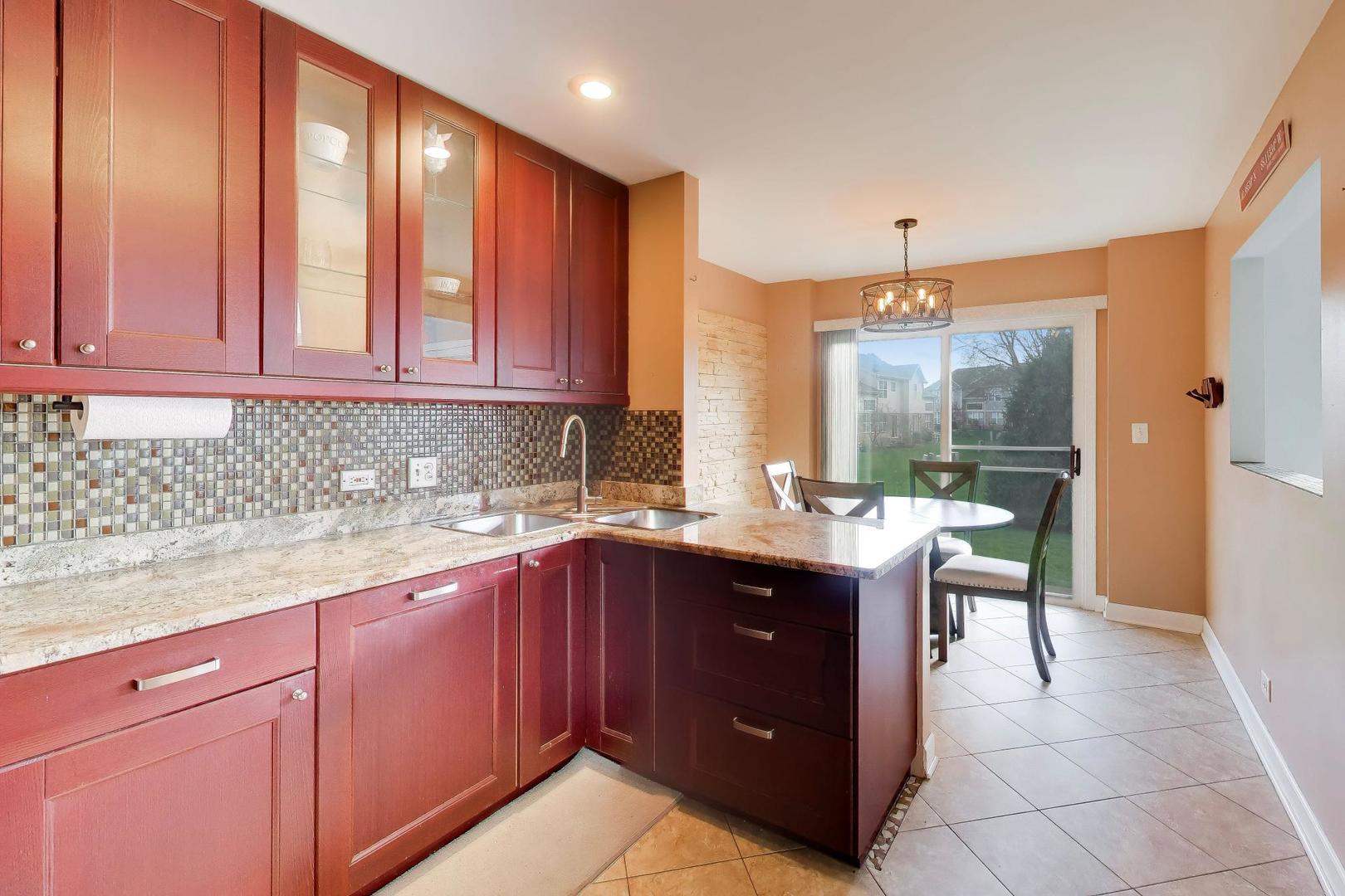 1422 Welland Court #1422, Roselle, IL 60172