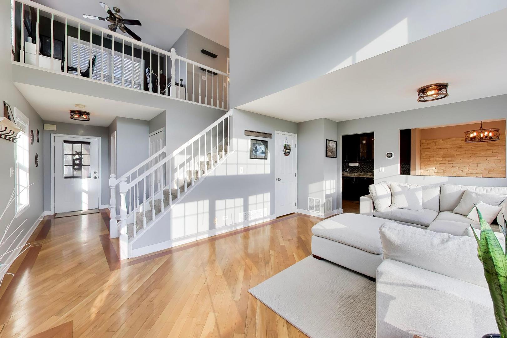 1422 Welland Court #1422, Roselle, IL 60172