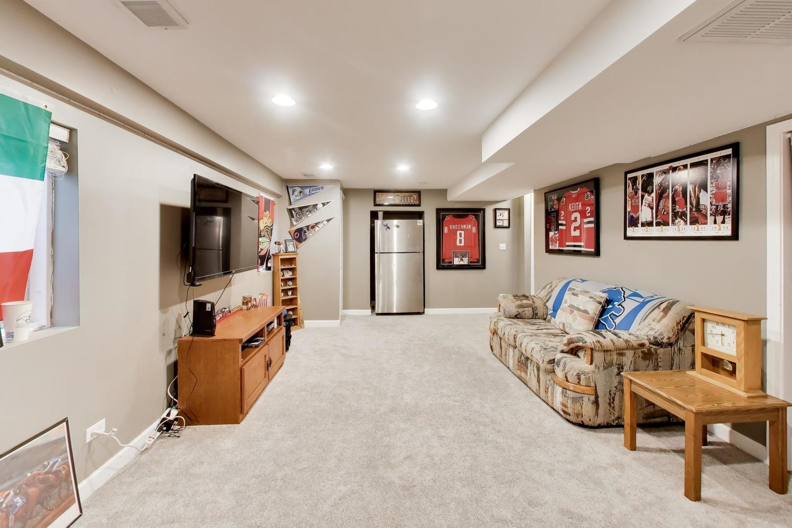 1422 Welland Court #1422, Roselle, IL 60172