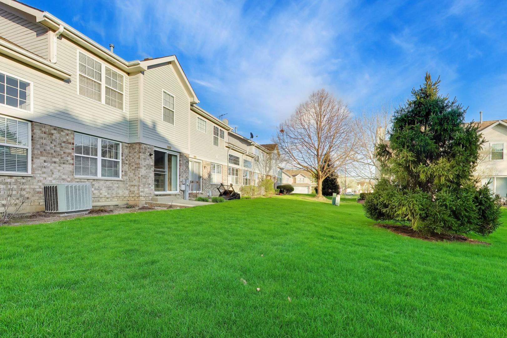 1422 Welland Court #1422, Roselle, IL 60172