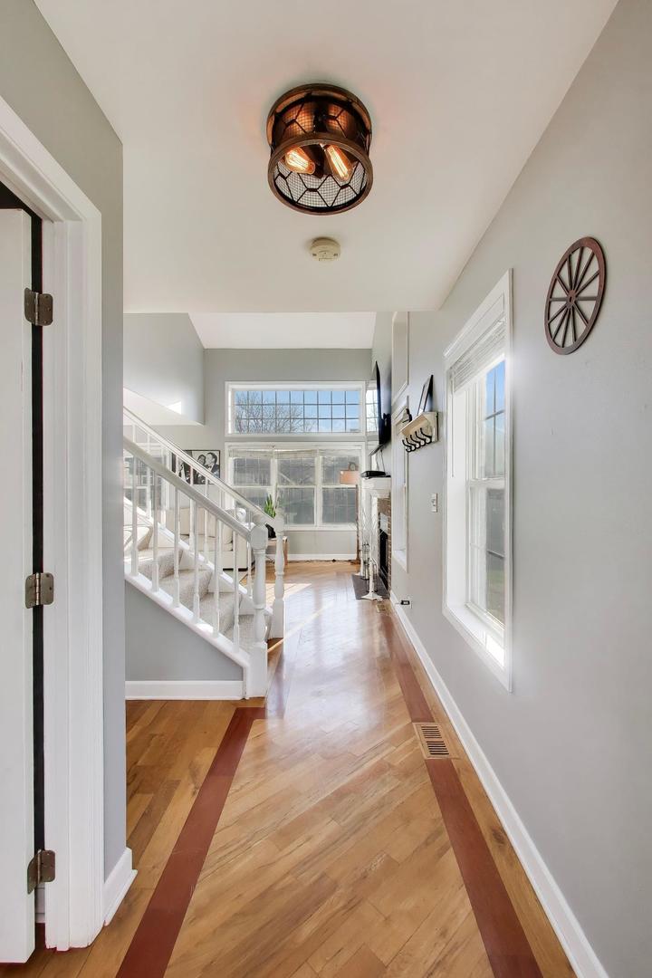 1422 Welland Court #1422, Roselle, IL 60172